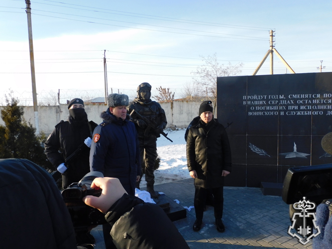 Мемориальный комплекс открыли росгвардейцы в Элисте