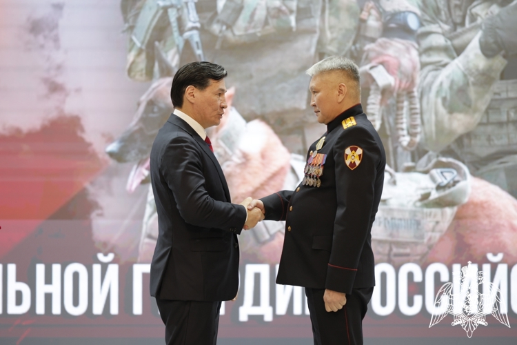 Поздравления с профессиональным праздником принимают калмыцкие росгвардейцы