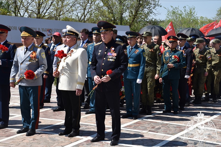 Росгвардейцы почтили память героев Великой Отечественной войны в Калмыкии